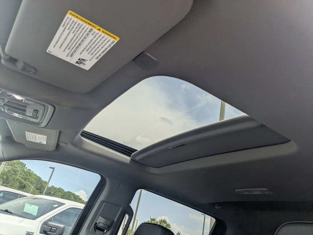 Used 2025 White Frost Tricoat GMC Denali image 25