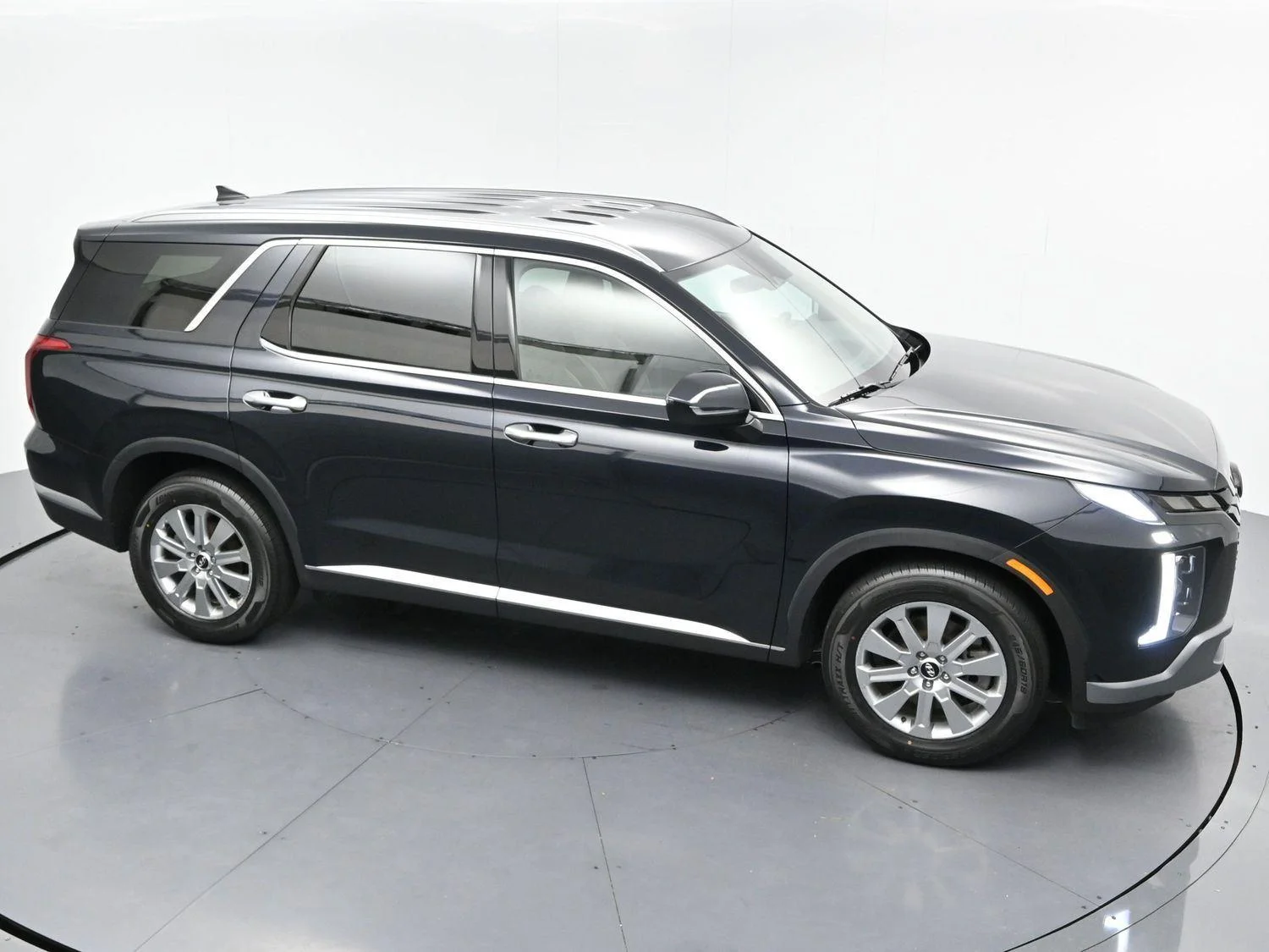 Used 2023 Moonlight Cloud Hyundai SEL image 36
