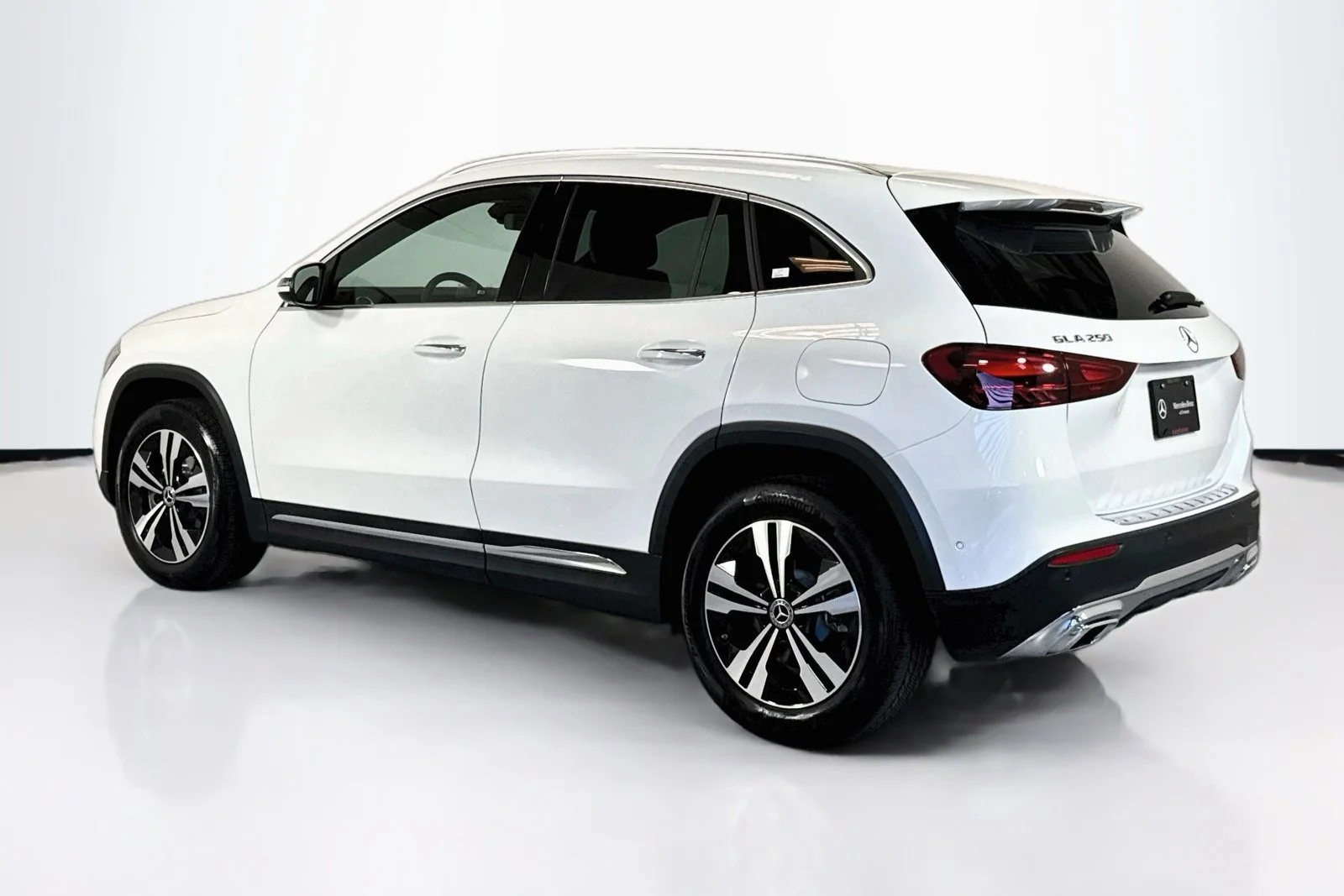 Used 2026 Polar White Mercedes-Benz GLA 250 image 7