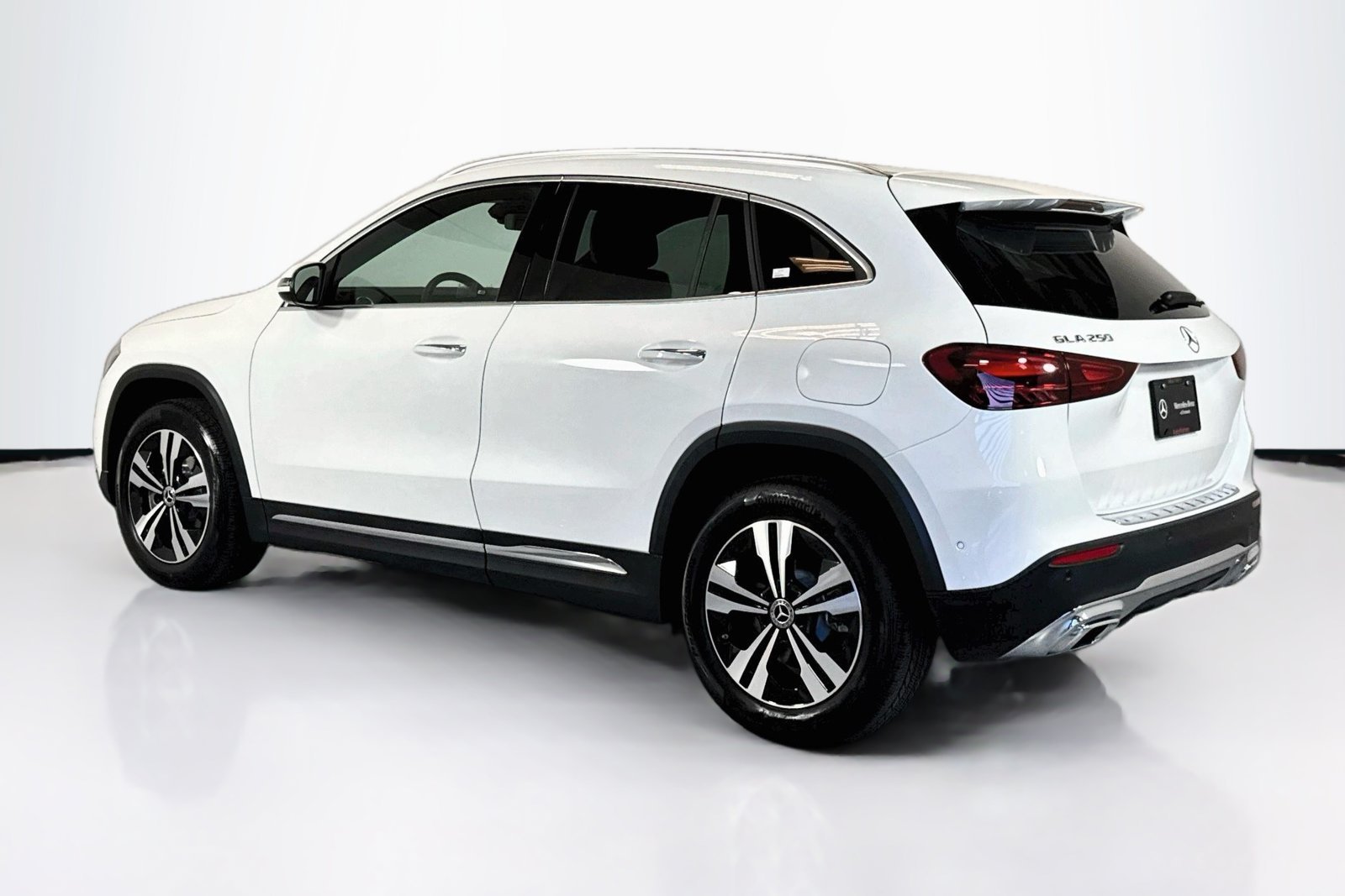 Used 2026 Polar White Mercedes-Benz GLA 250 image 7