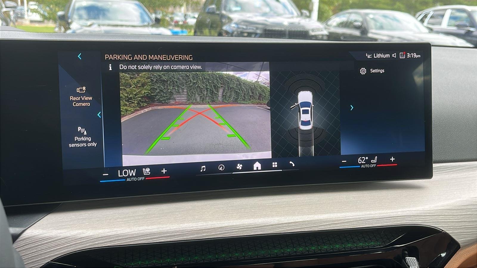 2025 BMW 3 Series 330i - Photo 18