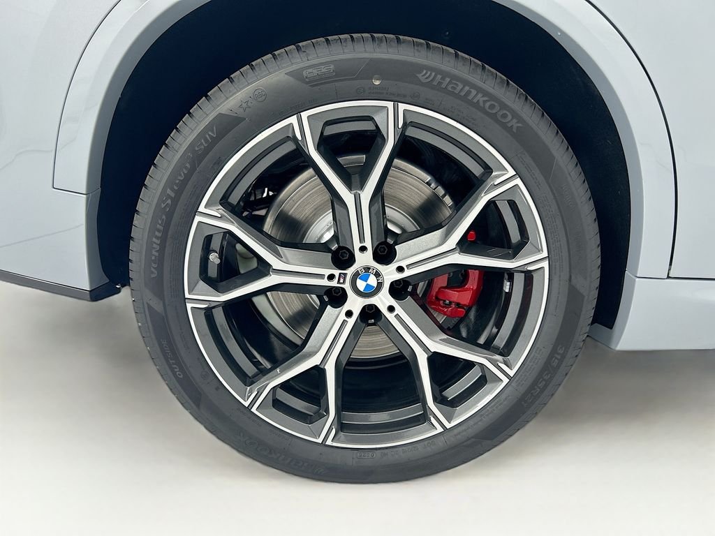 New 2026 Gray Metallic BMW xDrive50e image 32