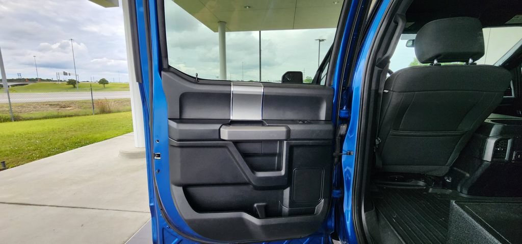Used 2017 Lightning Blue Ford XL image 15