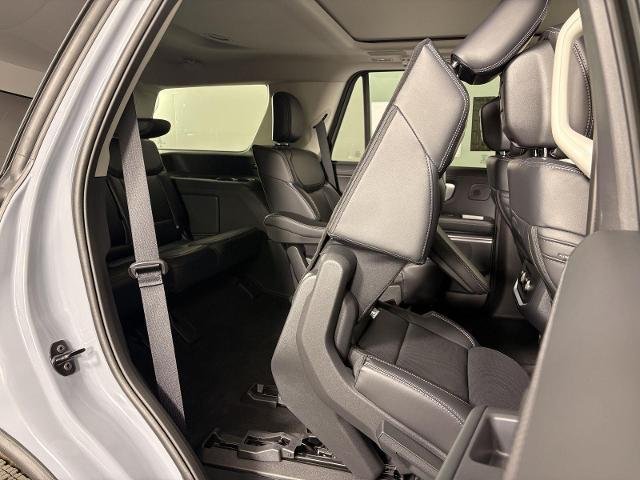 New 2026 Glacier Gray Metallic Tri-Coat Ford Platinum® image 66
