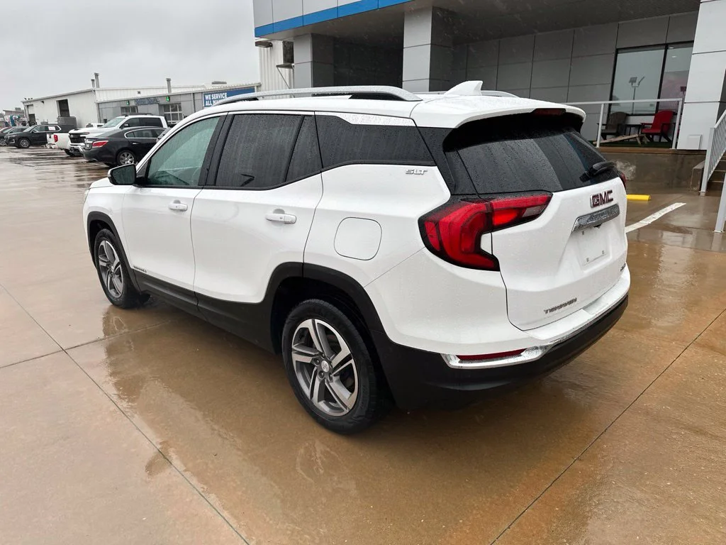 Used 2020 White GMC SLT image 29