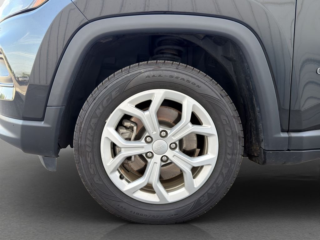 Used 2024 Black Jeep Latitude image 21