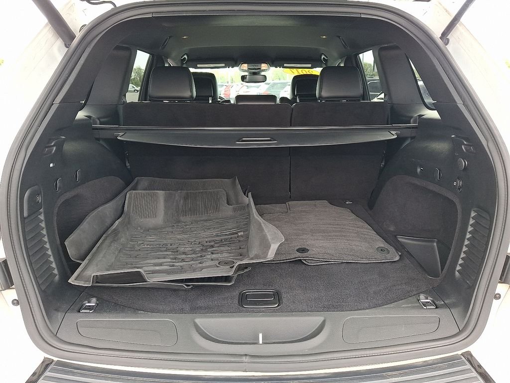 Used 2017 White Jeep Altitude image 27