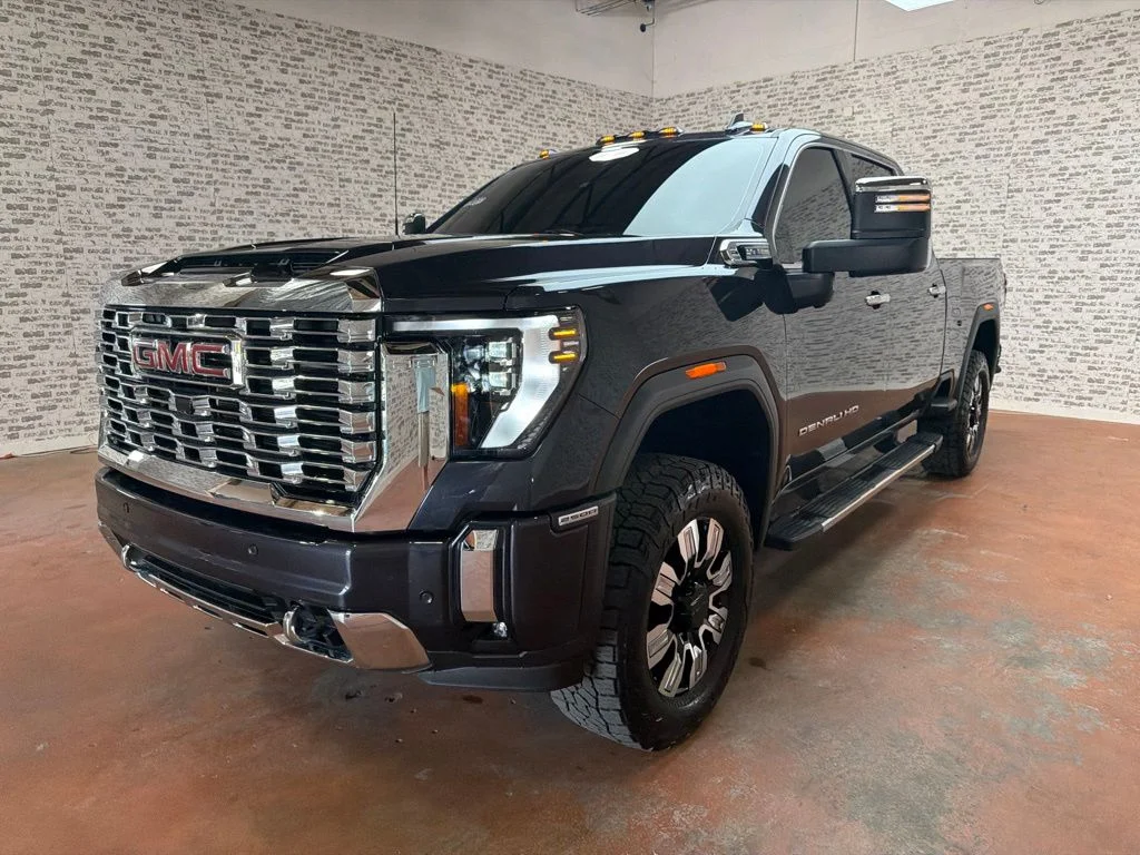 Used 2025 Titanium Rush Metallic GMC Denali image 3