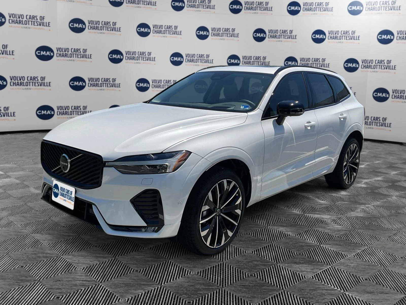 2026 Volvo XC60 B5 Ultra Dark AWD's photo