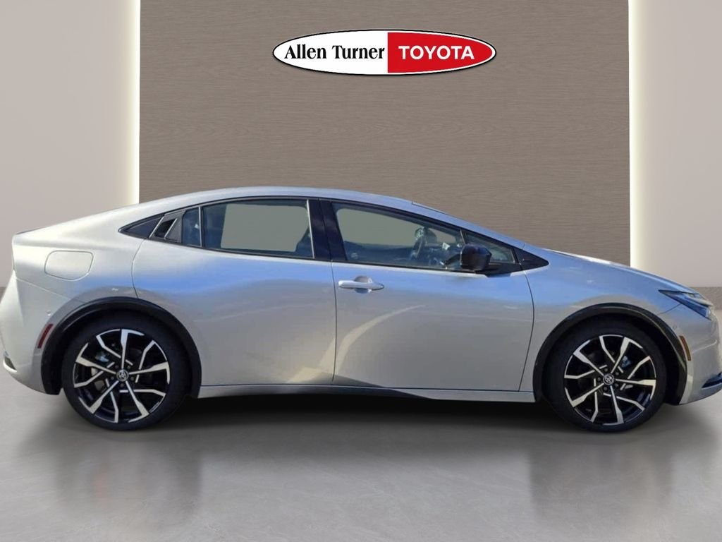 New 2026 Cutting Edge Toyota XSE Premium image 5