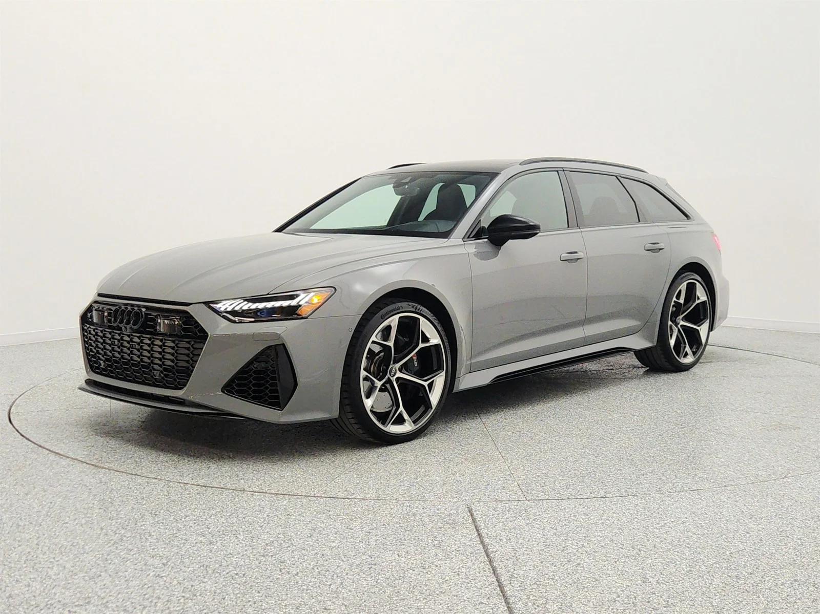 2025 Audi RS 6 Avant Performance's photo
