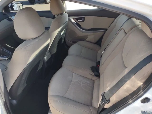 Used 2016 Quartz White Pearl Hyundai SE image 16