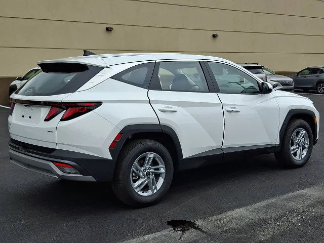 New 2026 White Hyundai SE image 11