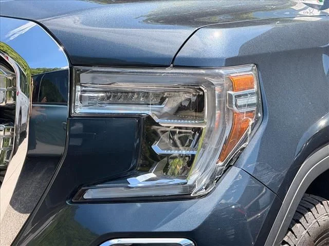 Used 2023 Silver GMC Denali Ultimate image 3