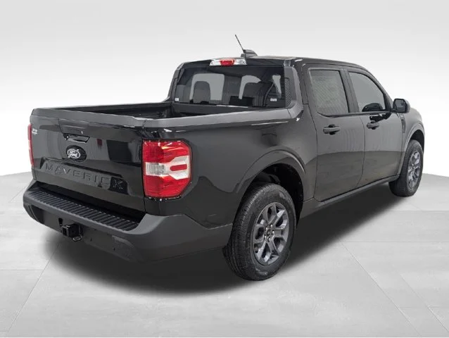 New 2026 Shadow Black Ford XLT image 18