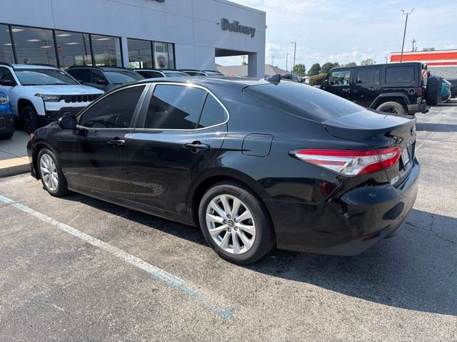 Used 2019  Toyota LE image 3