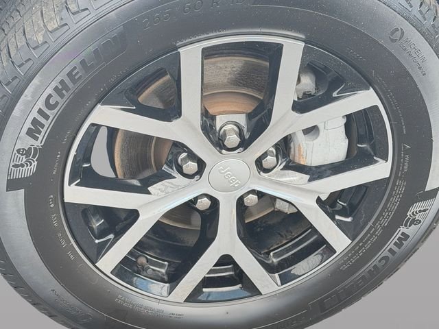 Used 2023 White Jeep Limited image 10