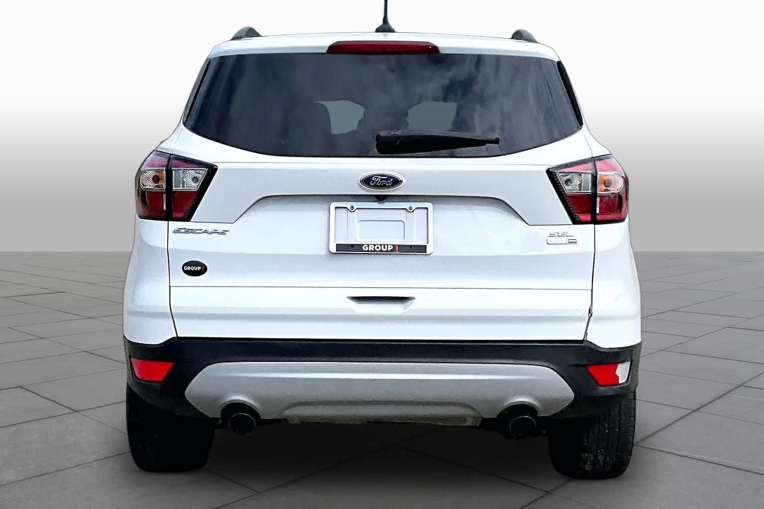 Used 2018 Oxford White Ford SEL image 5