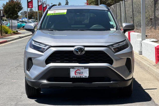 Certified Used 2025 SILVER SKY METALLIC Toyota  image 10