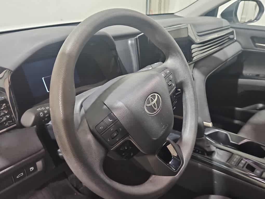 Used 2025 Ice Cap Toyota LE image 14