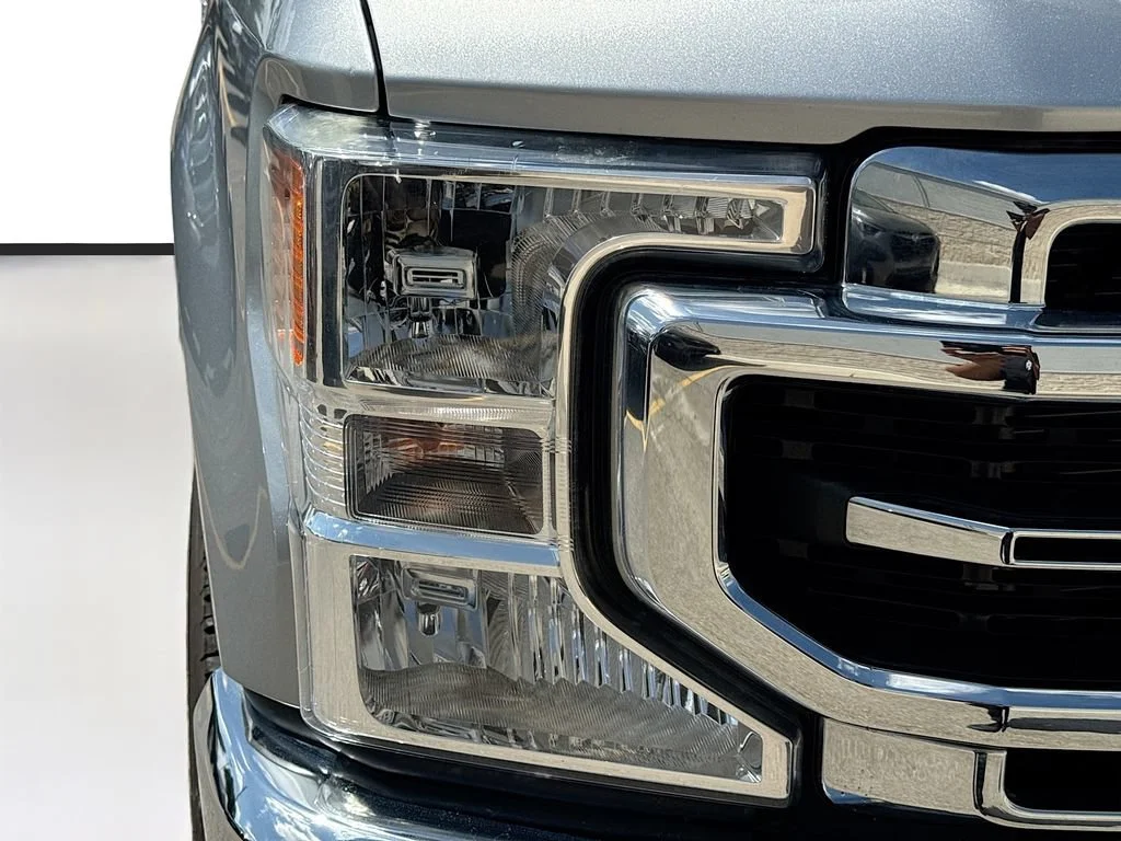 Used 2020 Silver Ford Lariat image 36