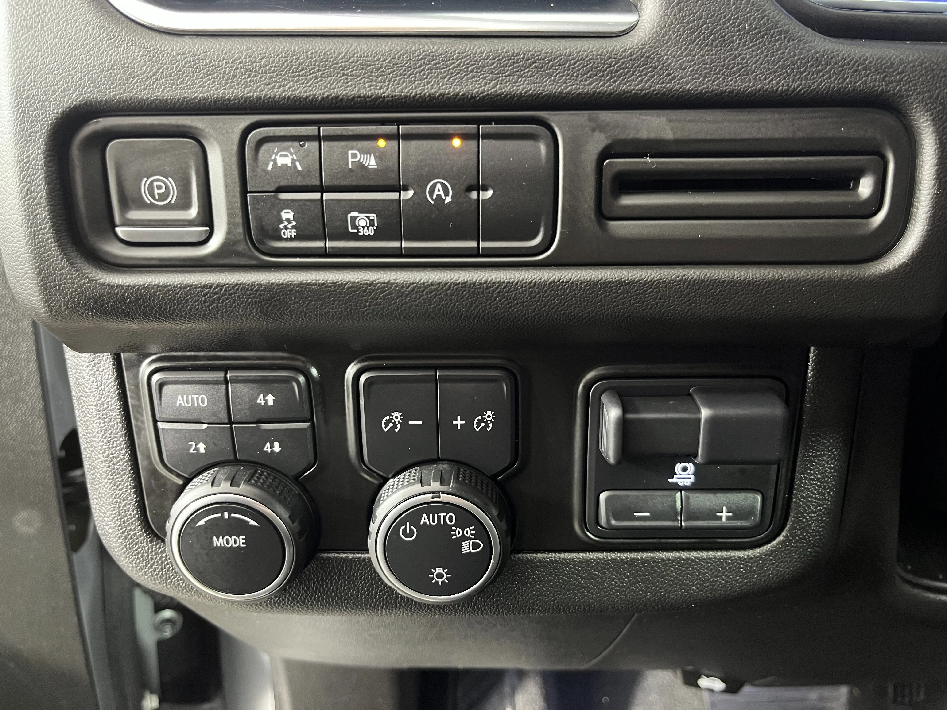 Used 2023 Sterling Gray Metallic Chevrolet LT image 21