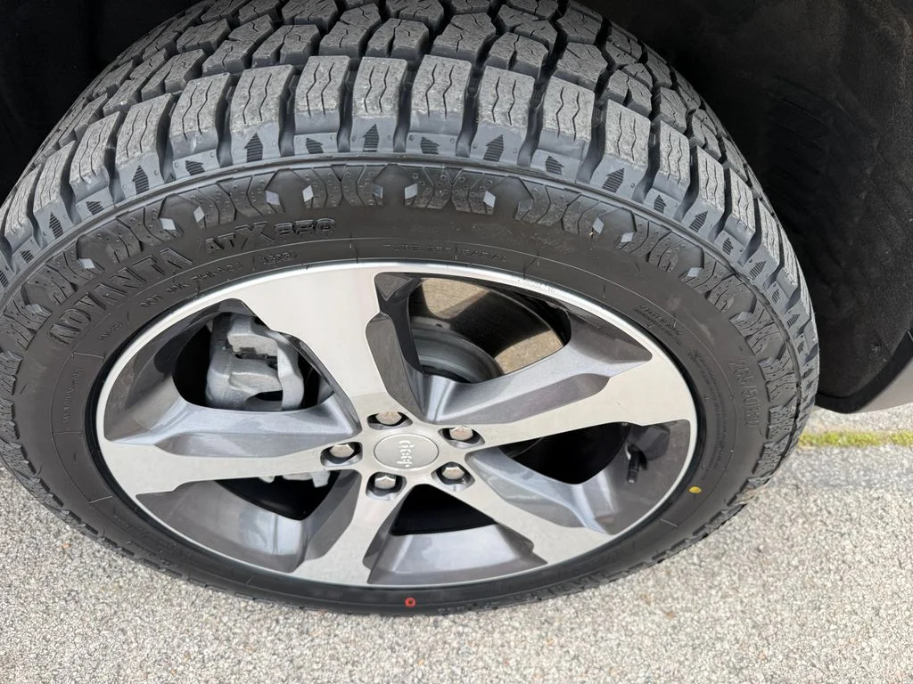 Used 2022 Black Jeep 4xe image 6