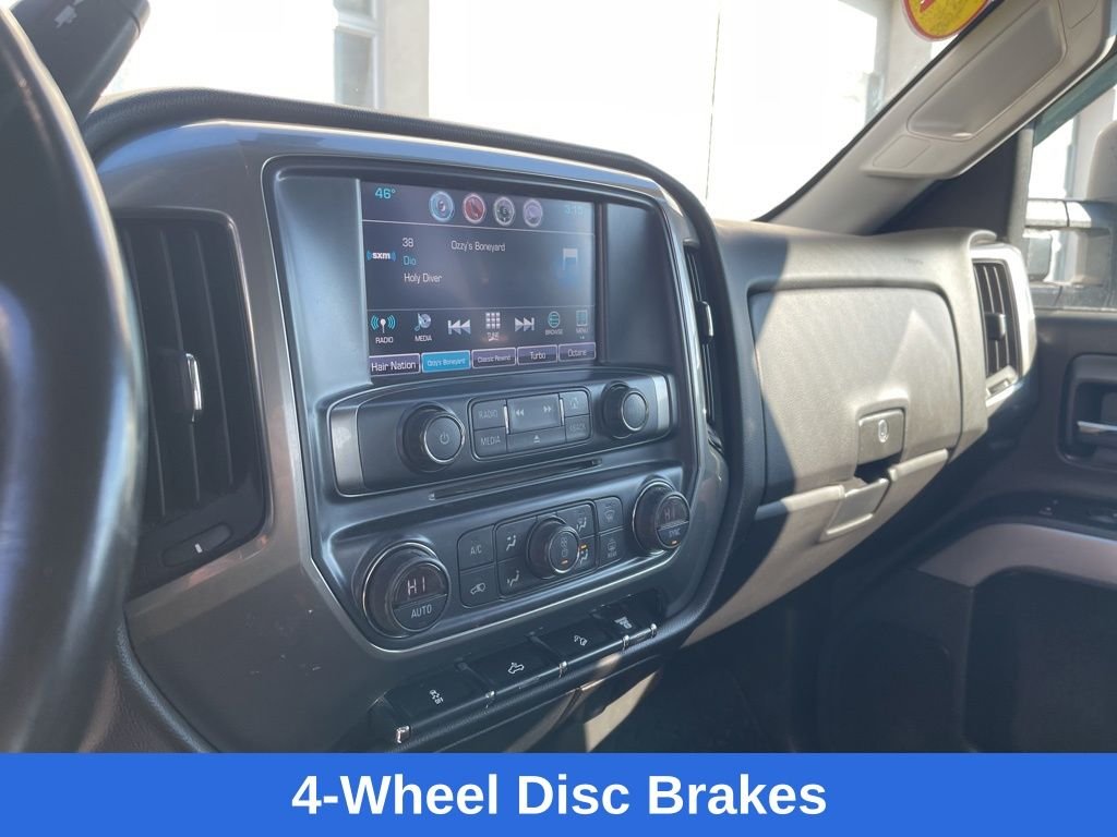 Used 2018 White Chevrolet LT image 17