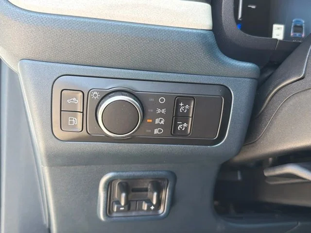 Used 2026 White Ford Lariat image 28