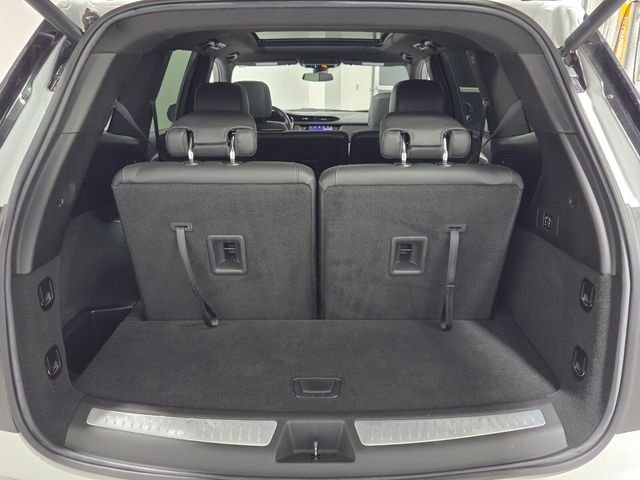 Used 2023 White Cadillac Luxury image 13