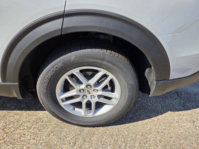 New 2027 Avalanche Gray Ford Active image 26