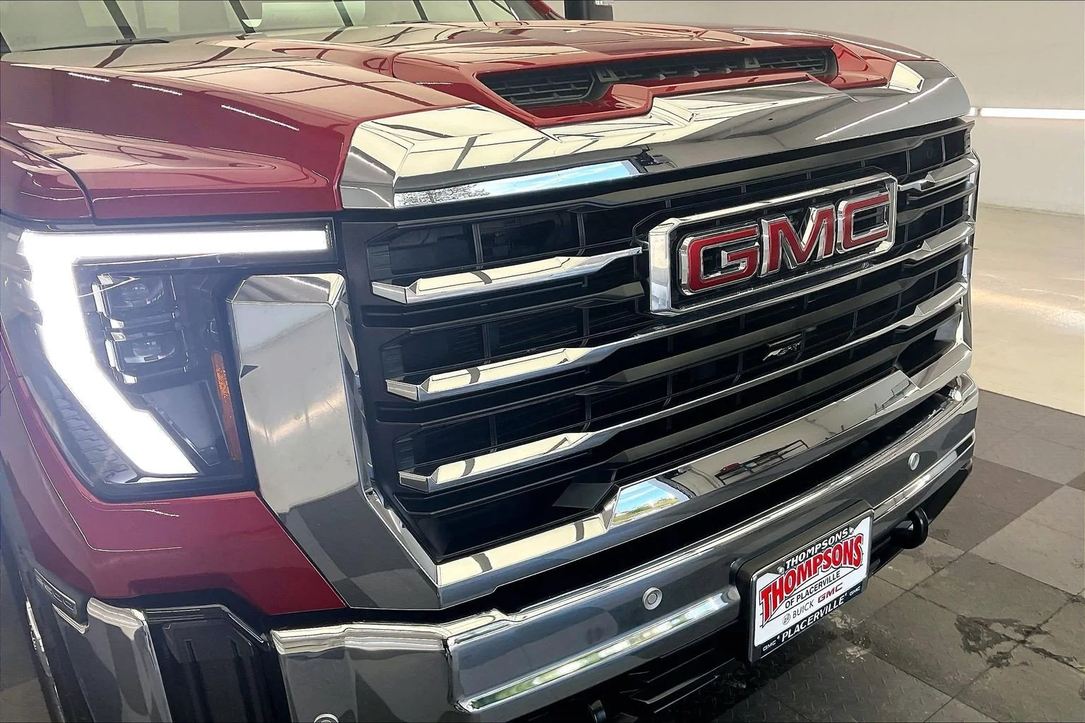Used 2024 Volcanic Red Tintcoat GMC SLT image 30