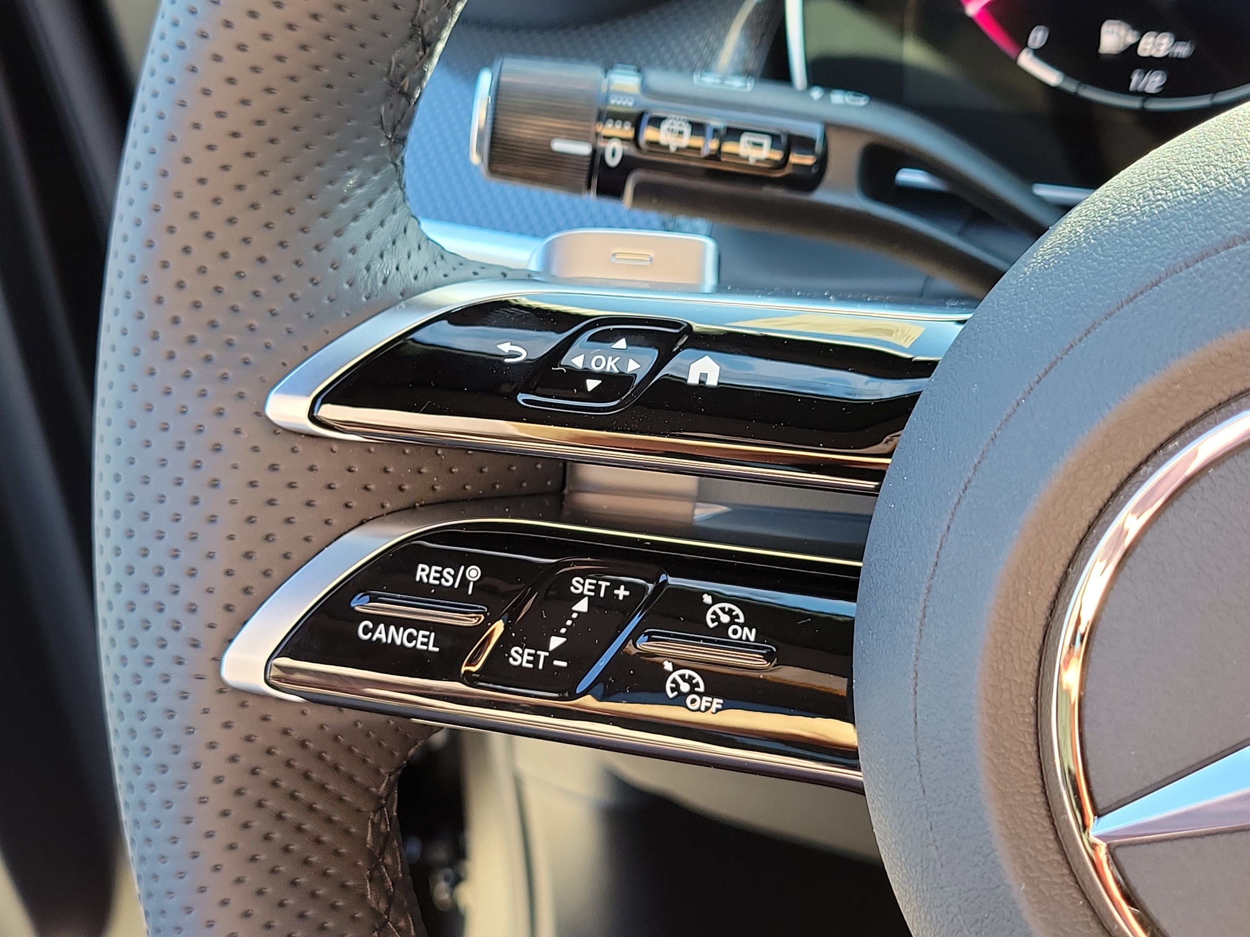 New 2026 MANUFAKTUR exclusive graphite grey magno Mercedes-Benz GLC 300 image 25