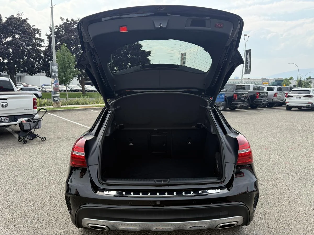 Used 2019 Black Mercedes-Benz Gla250 4matic image 6
