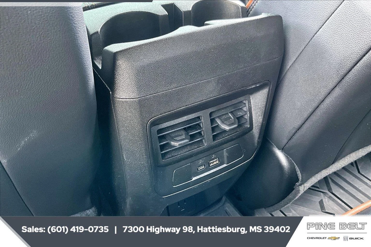 Used 2023 SUMMIT WHITE GMC 4WD AT4 image 24