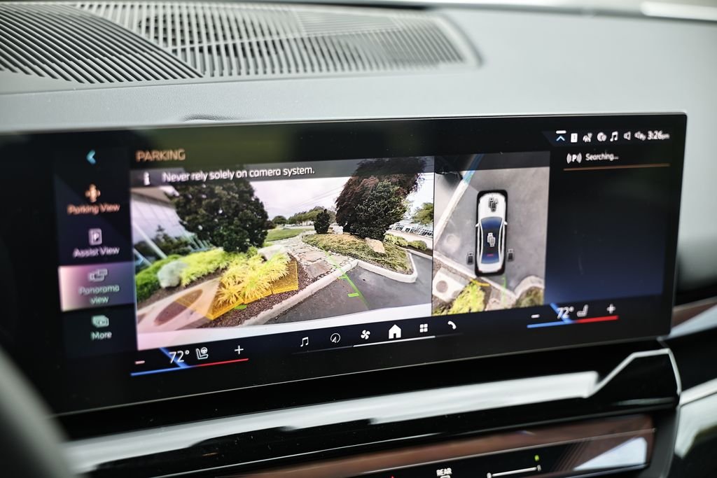 New 2027 Mineral White Metallic BMW 530i xDrive image 38