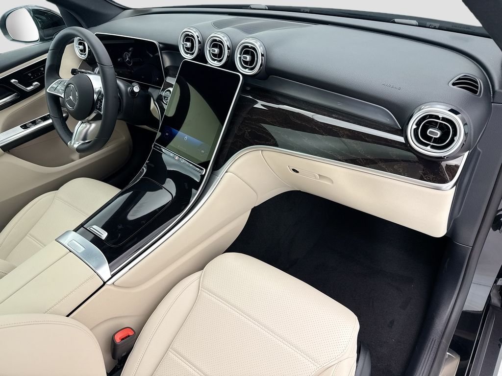 New 2026 Black Mercedes-Benz GLC 300 image 17