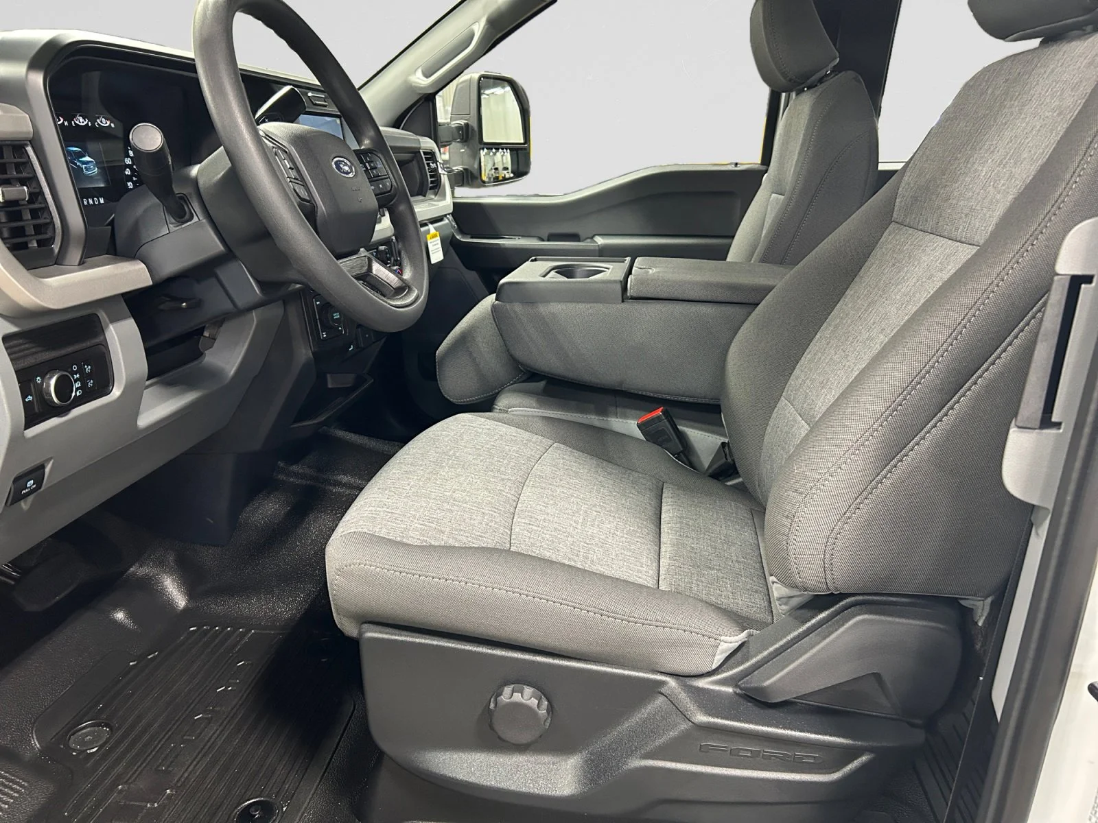 New 2026 Oxford White Ford XL image 13
