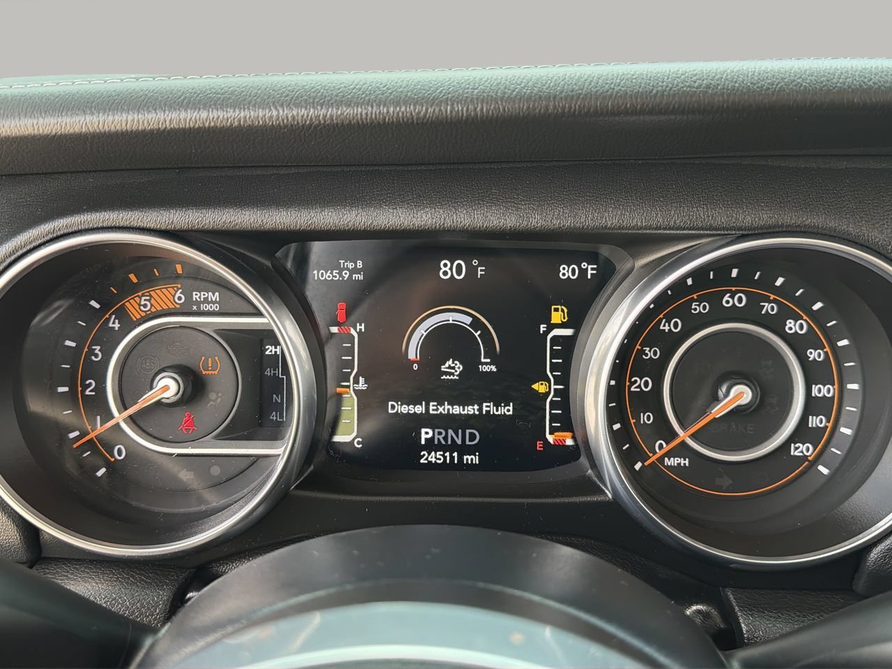 Used 2022 Sting-Gray Clearcoat Jeep Unlimited Sahara image 31