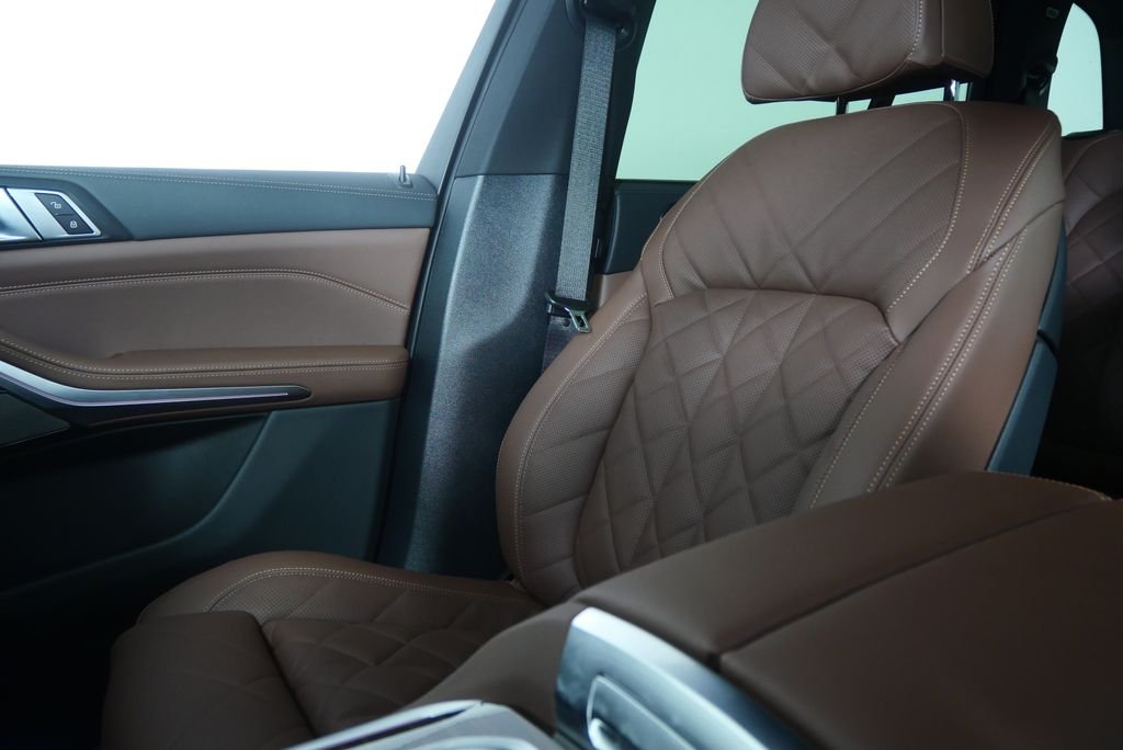 New 2026 Dravit Grey Metallic BMW xDrive40i image 22