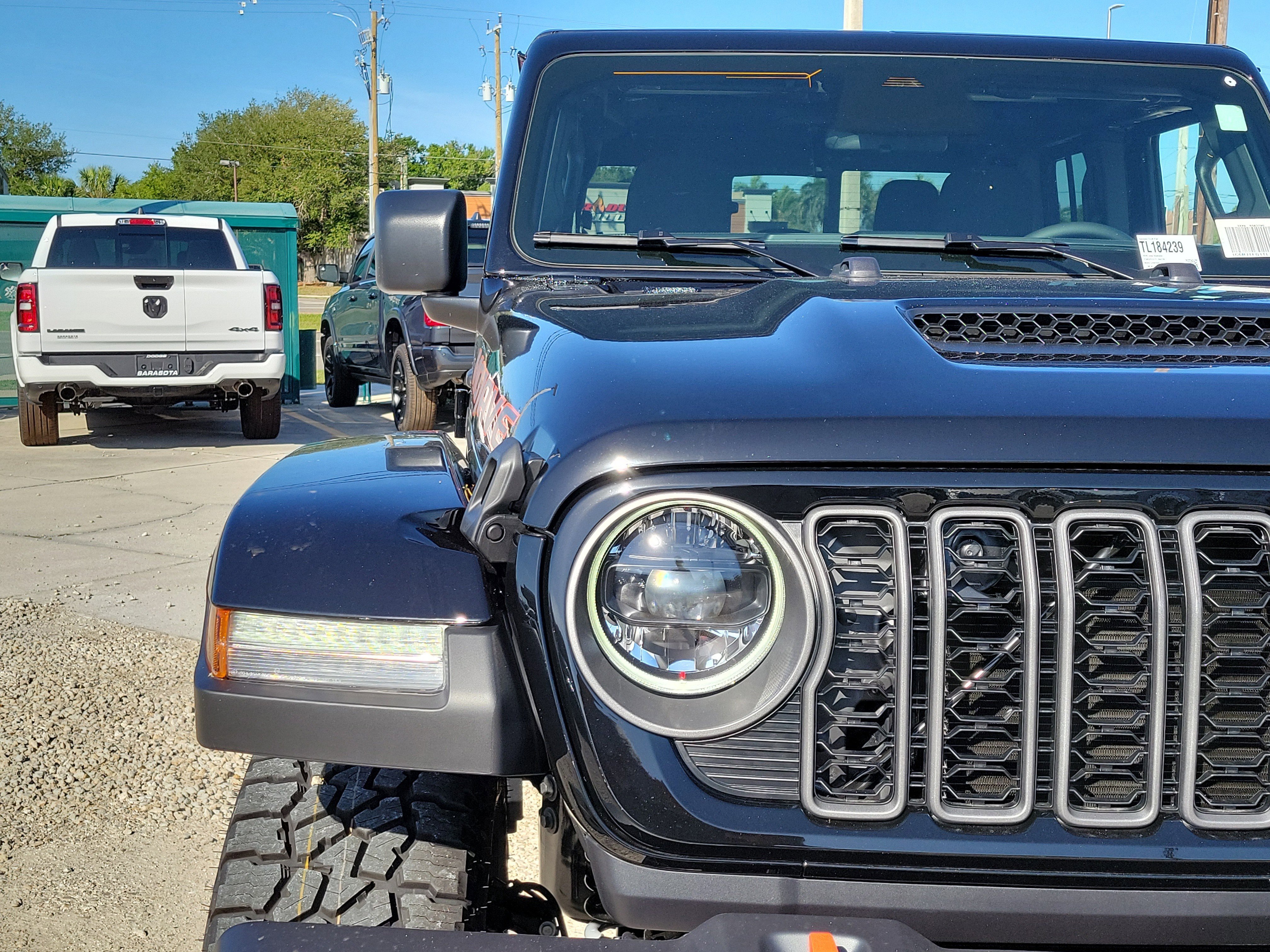 New 2026 Black Clear-Coat Exterior Paint Jeep Mojave image 7
