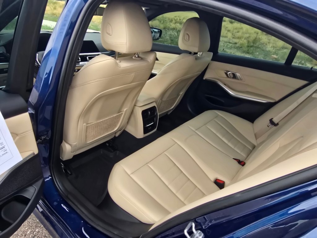 Used 2021 Phytonic Blue Metallic BMW 330e xDrive image 15
