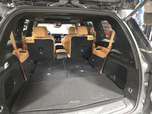Used 2024 Gray Jeep Summit image 12