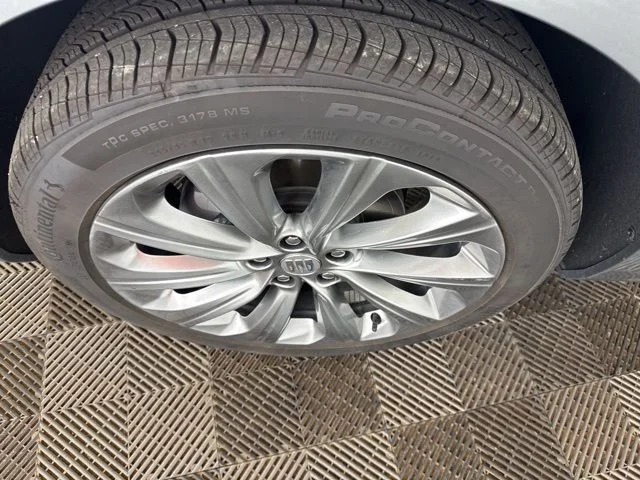 Used 2025 Gray Buick Avenir image 31