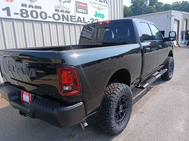 New 2026 Diamond Black Crystal Pearl-Coat Exterior Paint RAM Tradesman image 3