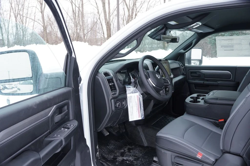 2026 RAM 3500 Chassis Tradesman - Photo 11