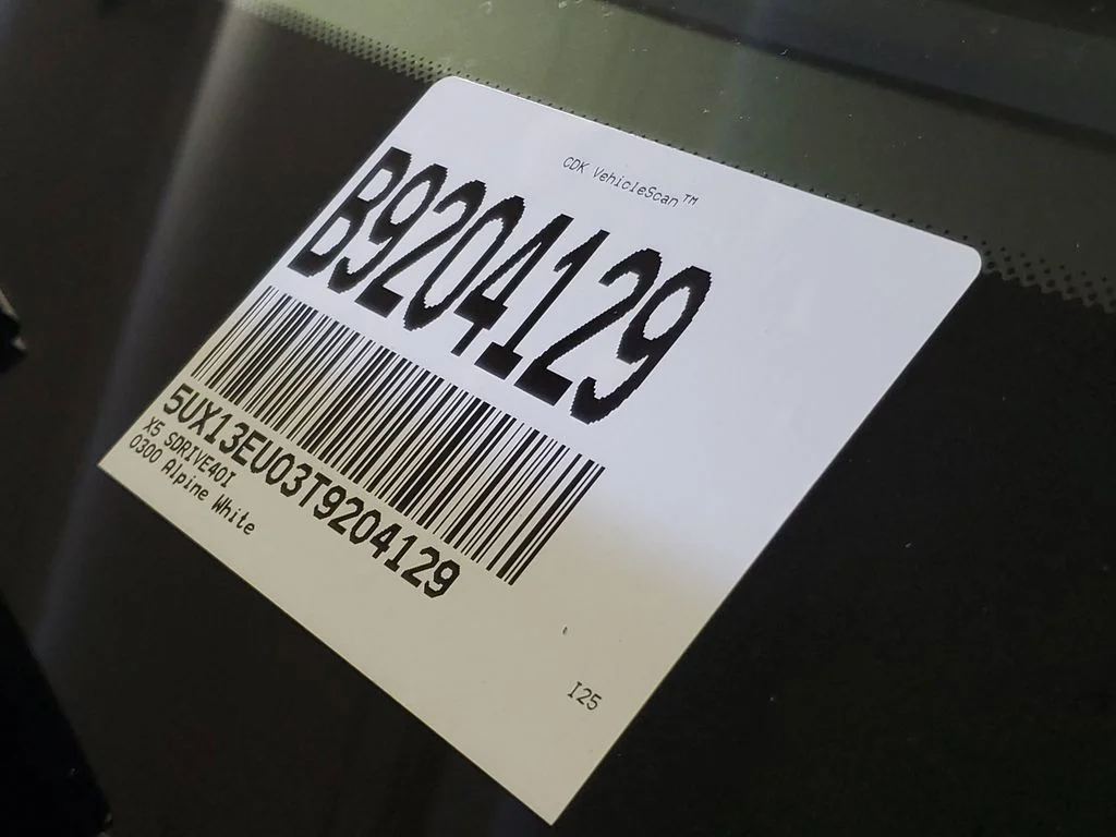 Used 2026 White BMW sDrive40i image 27