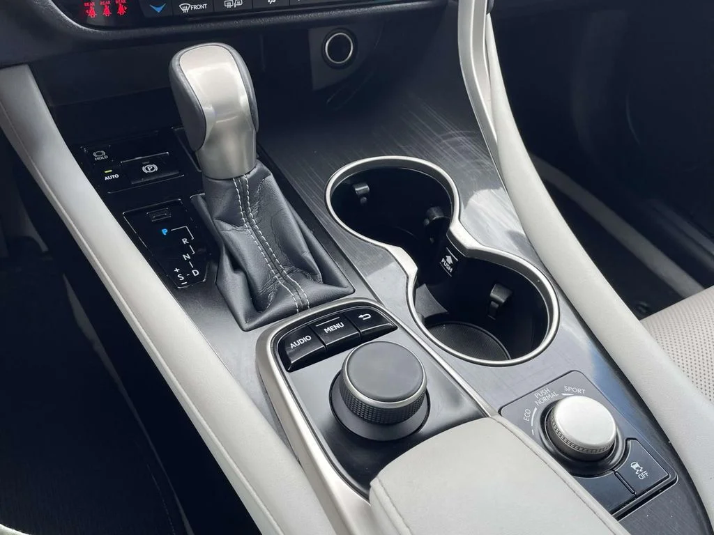 Used 2019 Silver Lining Metallic Lexus Base image 19