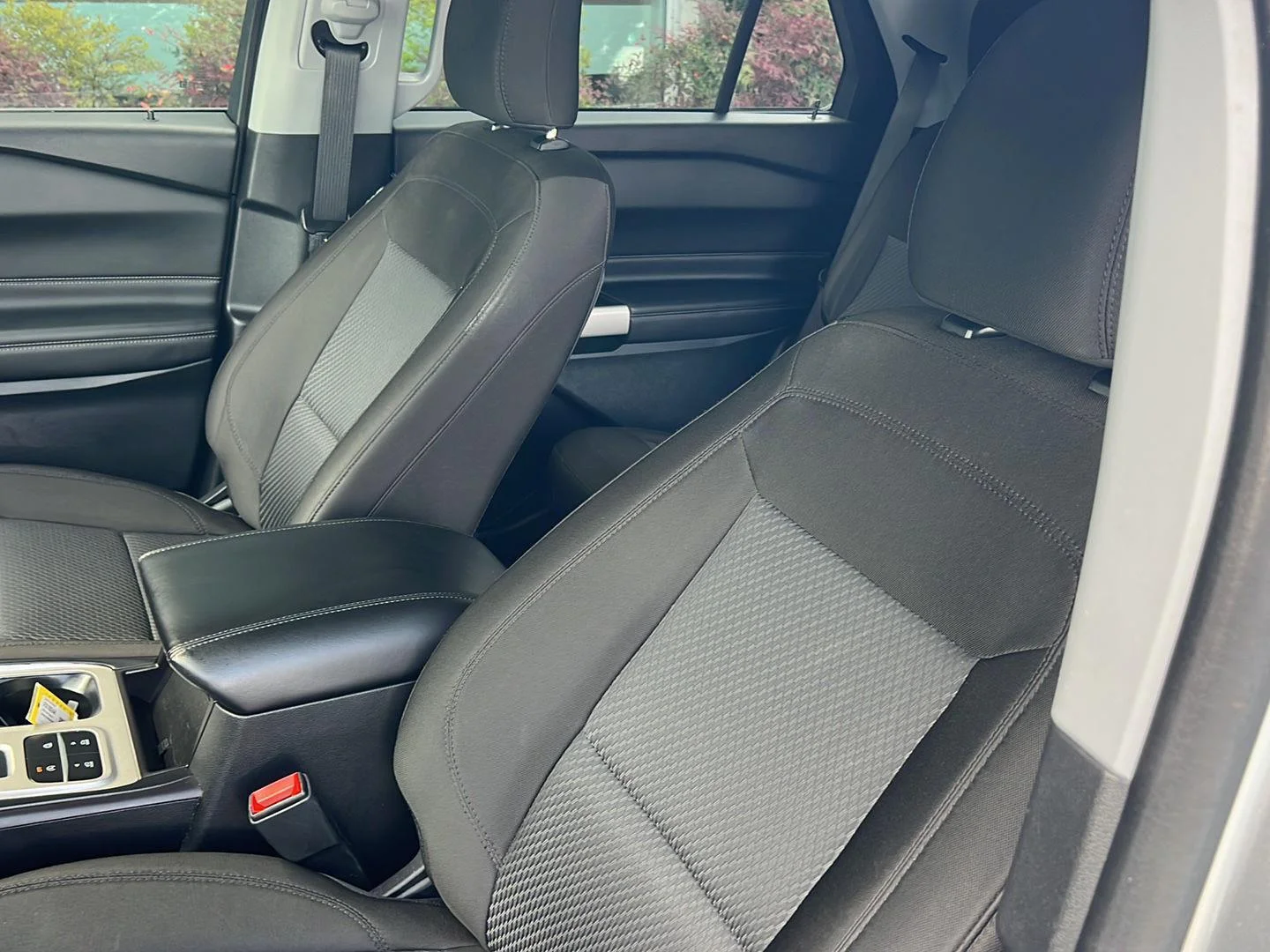 Certified Used 2024 Iconic Silver Ford XLT image 30
