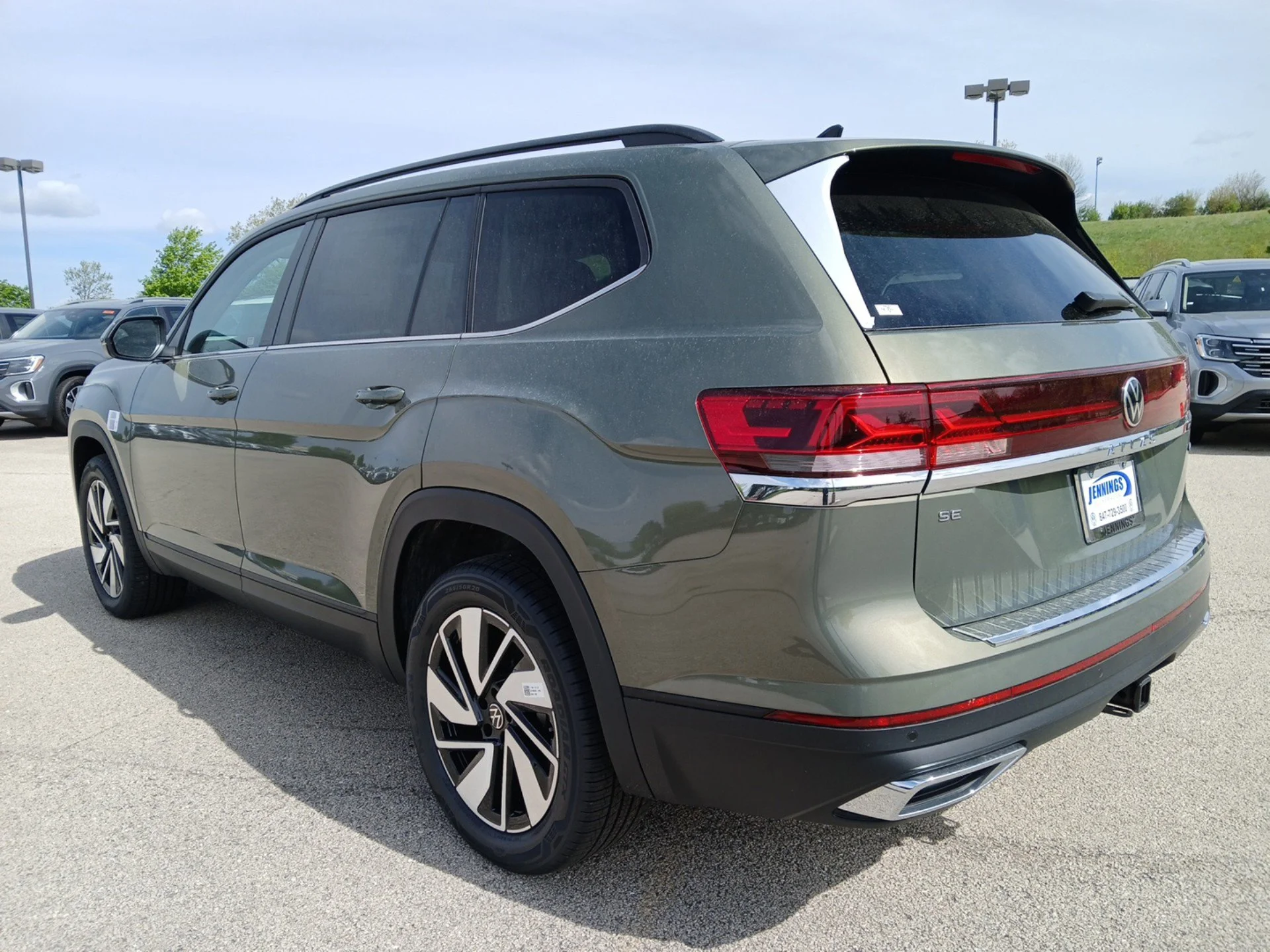 New 2026 Avocado Green Pearl Volkswagen 2.0T SE W/TECHNOLOGY image 5